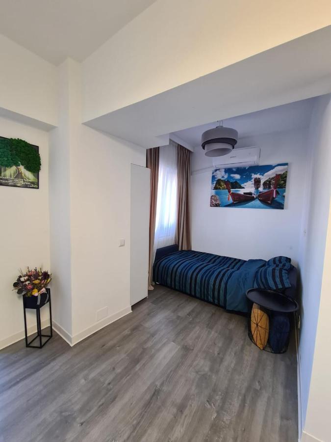 Central Apartment Тыргу-Жиу Экстерьер фото