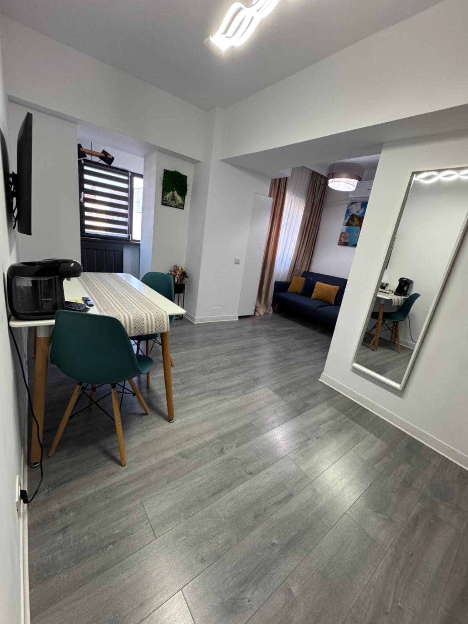 Central Apartment Тыргу-Жиу Экстерьер фото