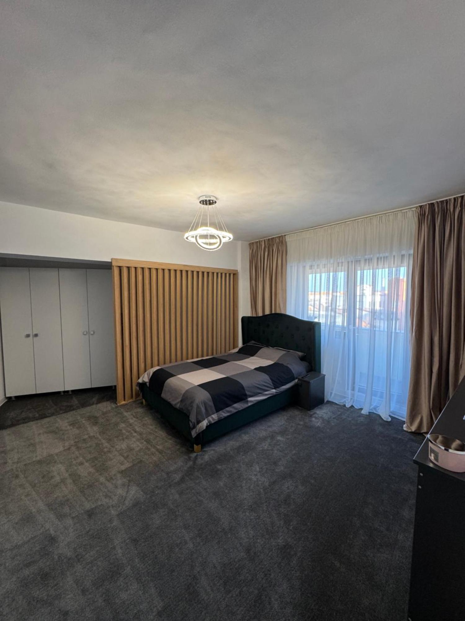 Central Apartment Тыргу-Жиу Экстерьер фото