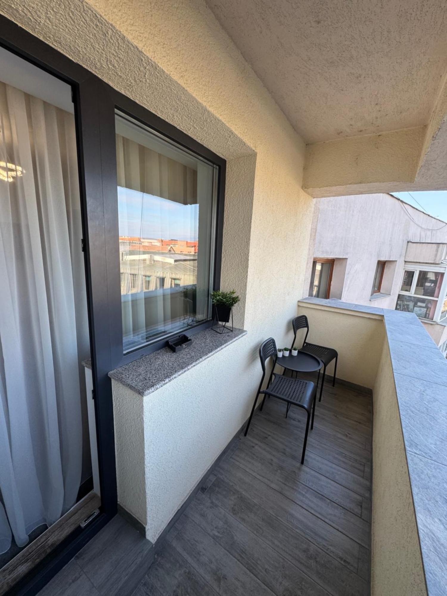 Central Apartment Тыргу-Жиу Экстерьер фото