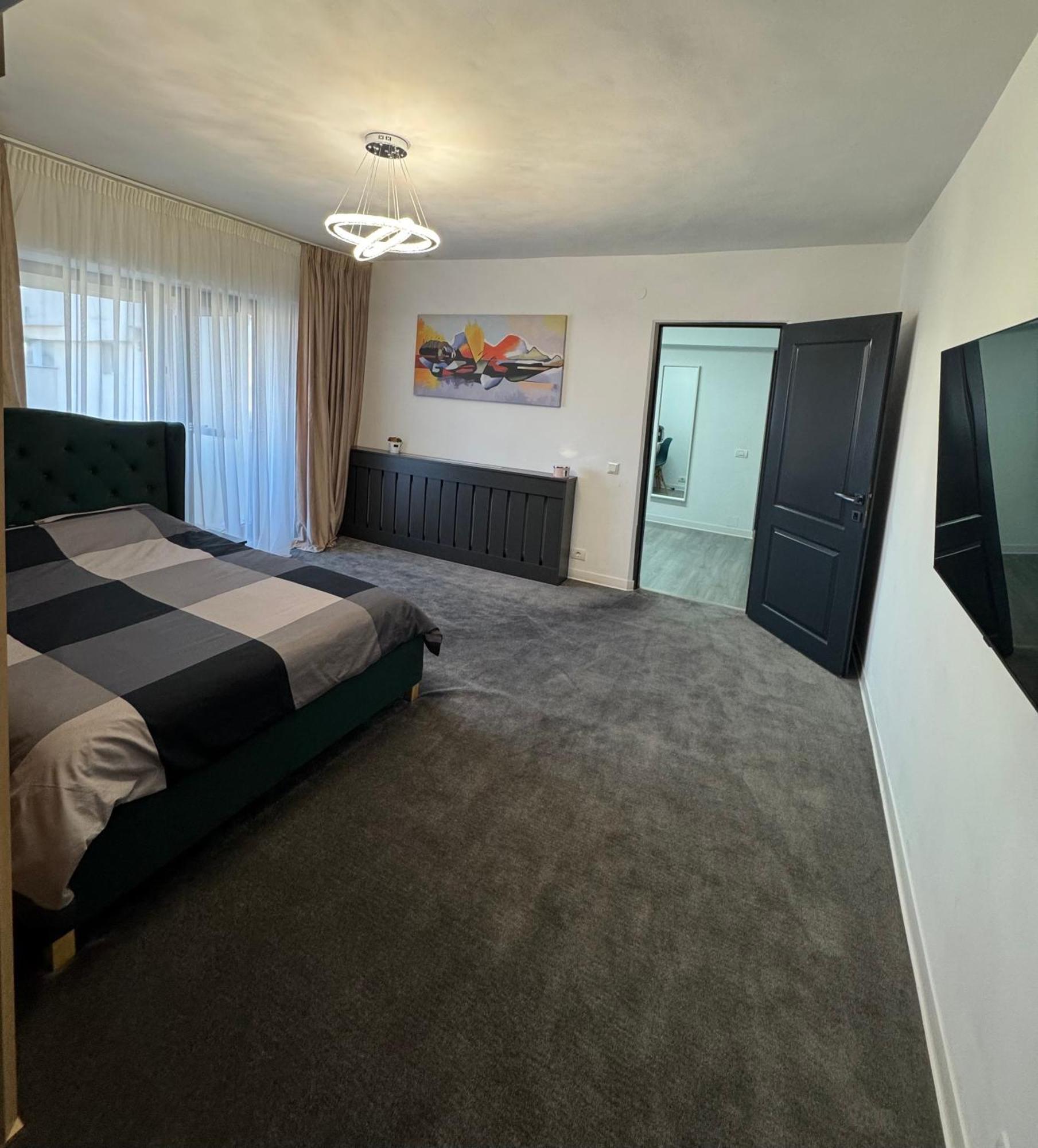 Central Apartment Тыргу-Жиу Экстерьер фото